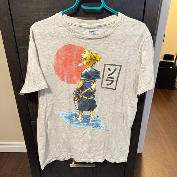 Graphic T-Shirt Disney Kingdom Hearts Sora with Popsicle - Picture 1 of 3